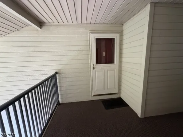33 Baldwin Ct, Bernards Twp., NJ 07920