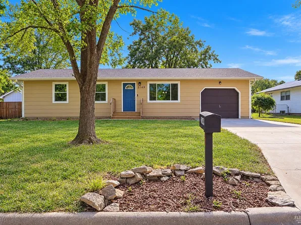 2149 Griffith Ter, Manhattan, KS 66502
