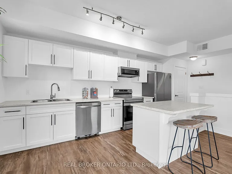 17 Centre St #311 — Photo 14
