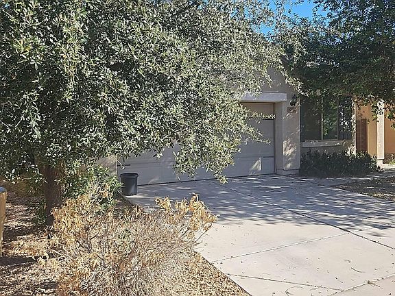 3rd image of 42582 W Monteverde Dr