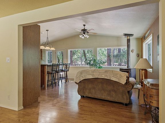4th image of 291 Pyle Dr #291