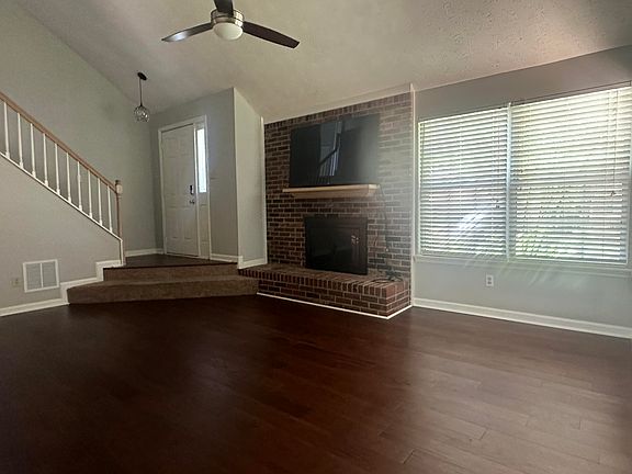 3rd image of 3804 Blackberry Ln