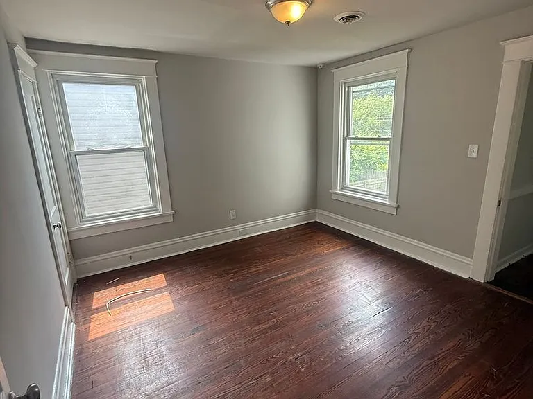 3208 5th Ave — Photo 12