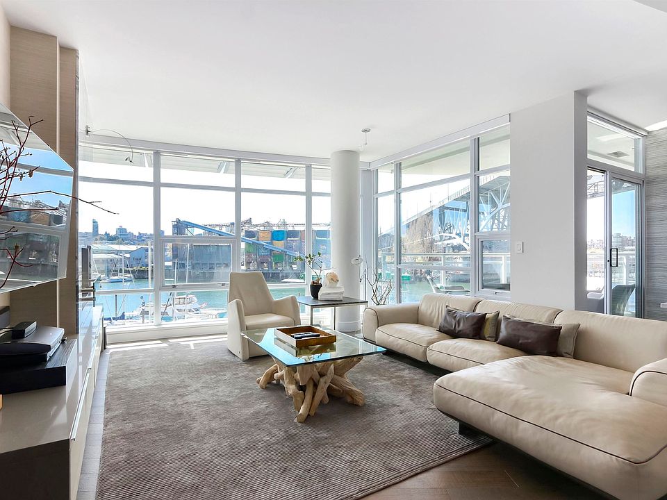 1st image of 629 Kinghorne Mews #302