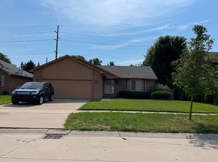 45122 Angie Dr, Macomb, MI 48042