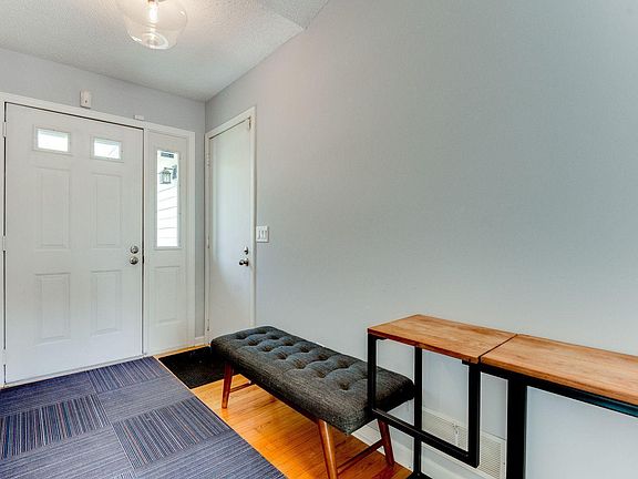 2nd image of 13512 Dahlia Ct