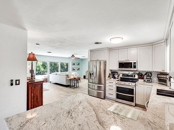 2nd image of 2050 Radnor Court