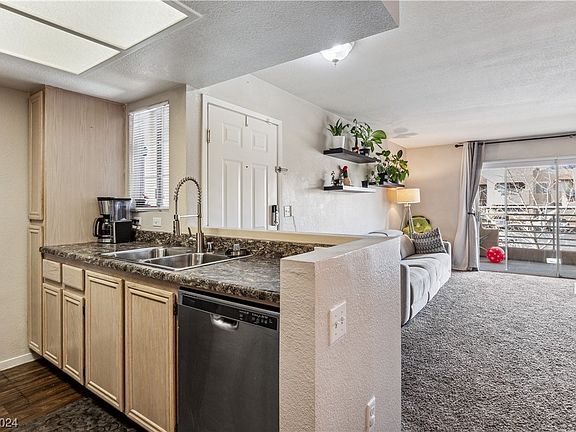 5th image of 1908 Villa Palms Ct Unit 210
