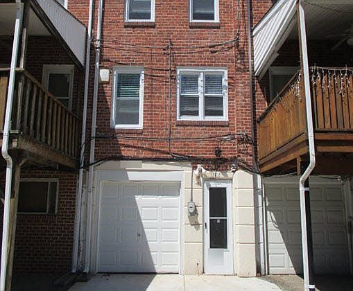 2nd image of 413 Park Dr