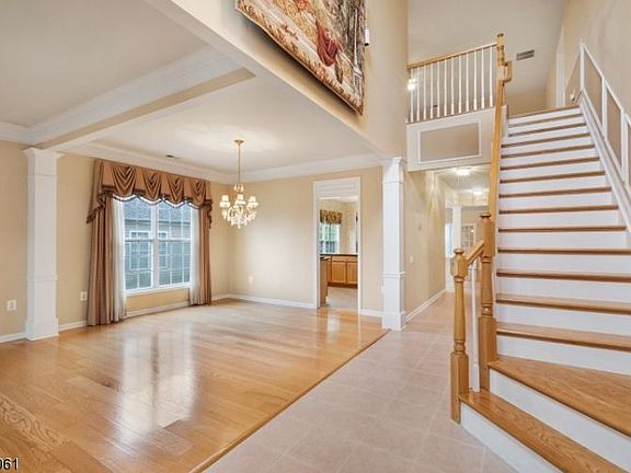 5th image of 392 Windfall Ln
