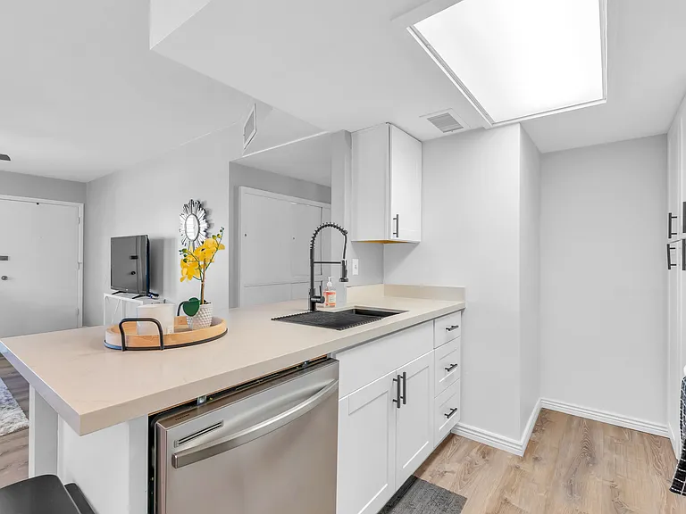 806 E Joan D Arc Ave — Photo 26