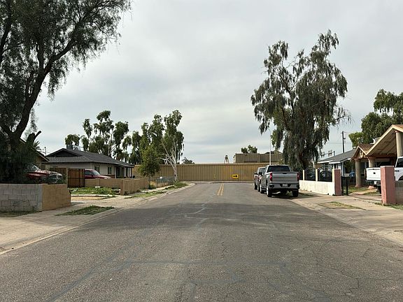 5th image of 4253 W Culver St