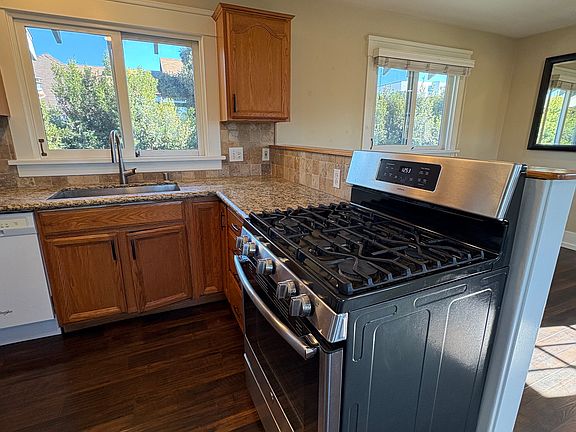 5th image of 2661 C St