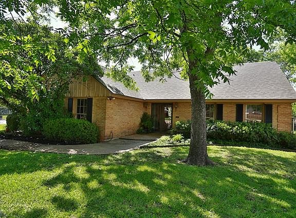3rd image of 109 Green Meadows Cir