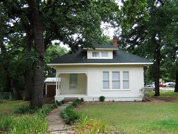 Front of house on Mohawk