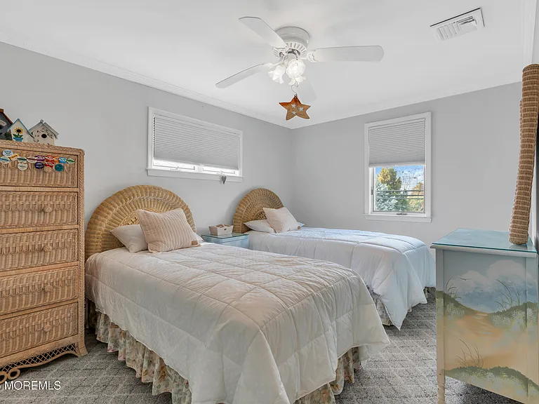 124 Neptune Pl — Photo 22