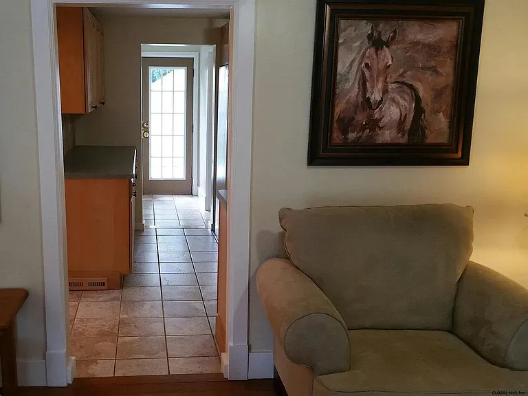 148 Middle Ave — Photo 8