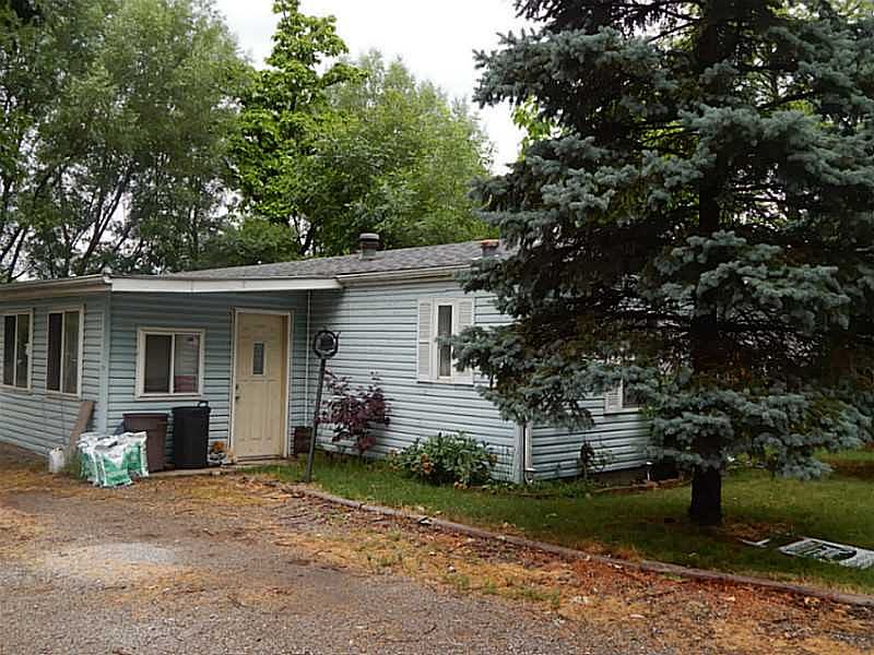 2nd image of 8919 Lake Ave