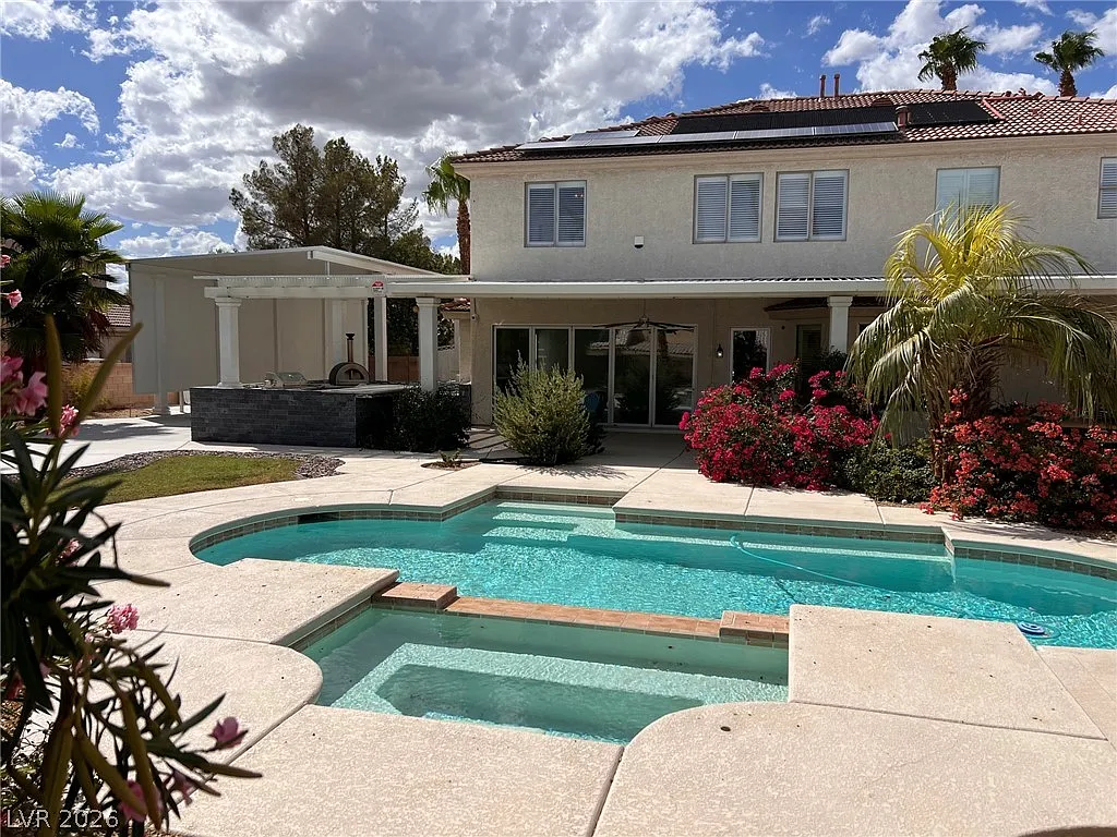6 bed, 4.5 bath, 4464 sqft, $6,500 — Photo 4