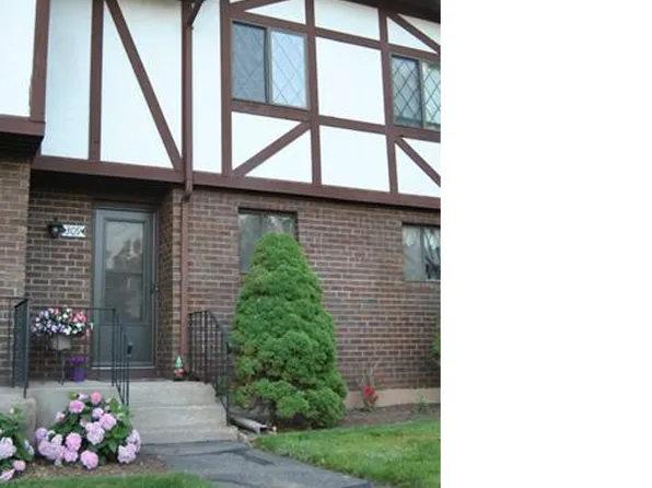309 Cedar Hollow Dr, Rocky Hill, CT 06067
