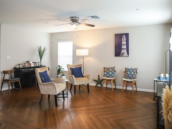 5th image of 313 Fritz St