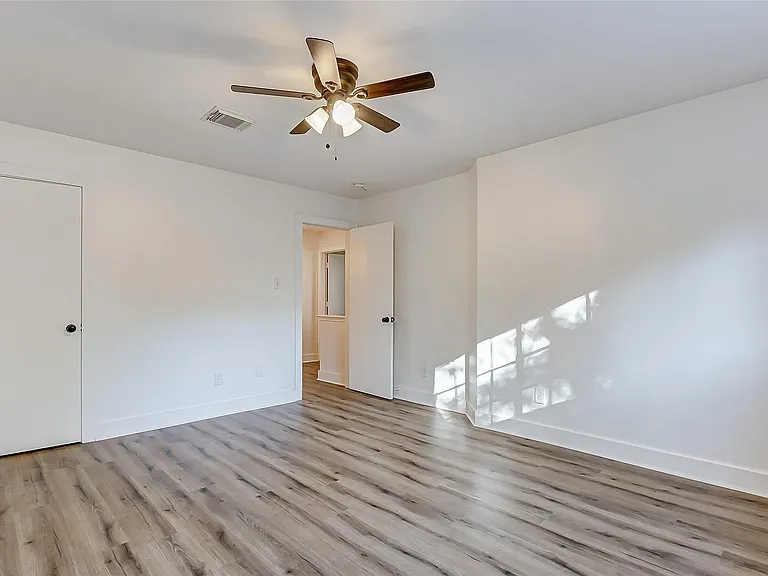 21892 Silver Oak Ct — Photo 43
