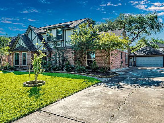 3rd image of 22815 Spatswood Ln