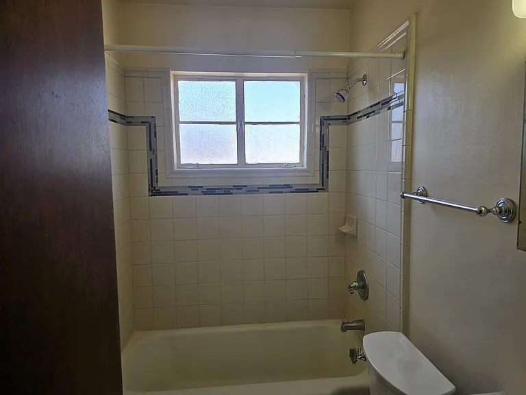 Bathtub/shower