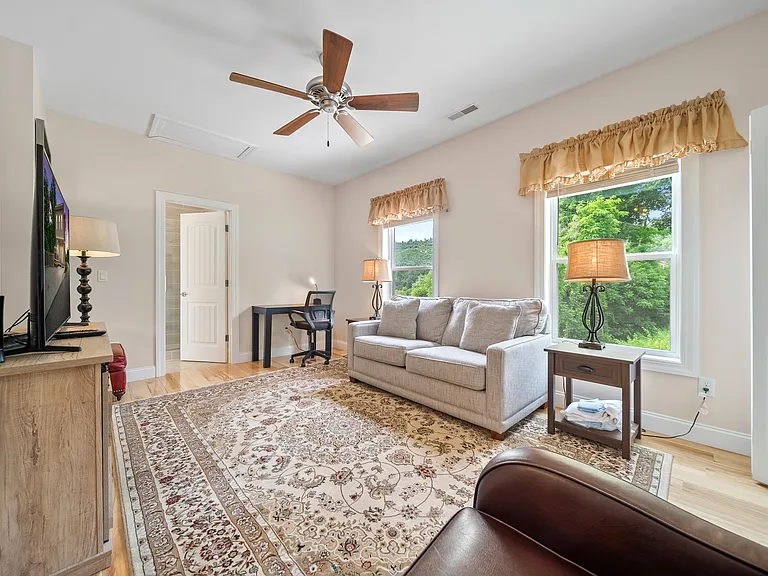 327 E Holly Ridge Rd — Photo 25