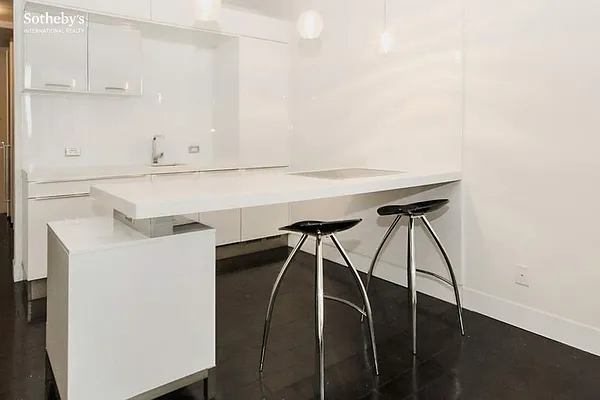 Rented by Sotheby's International Realty | media 35