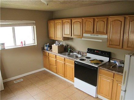 2nd image of 1476 W Pacific Ave APT 1