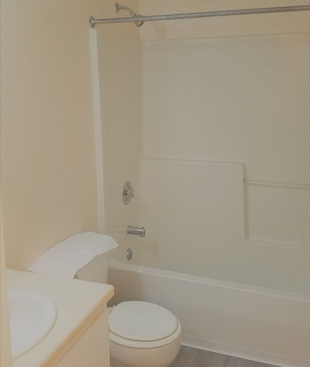 1st image of 2815 Lowridge Ct APT 5