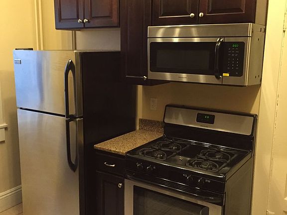 2nd image of 2409 Fremont Ave S APT 5