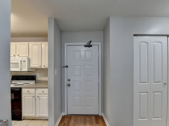 3rd image of 3655 Habersham Rd NE APT 311