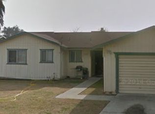 1235 Elm Ct, Hanford, CA 93230