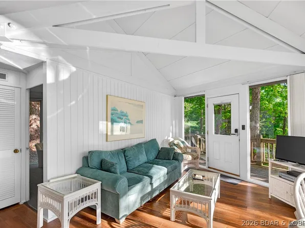 304 Tree Top Dr #23, Four Seasons, MO 65049