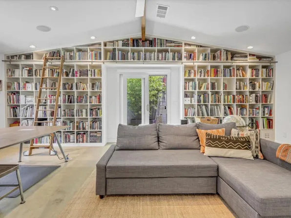 (undisclosed Address), Encinitas, CA 92024