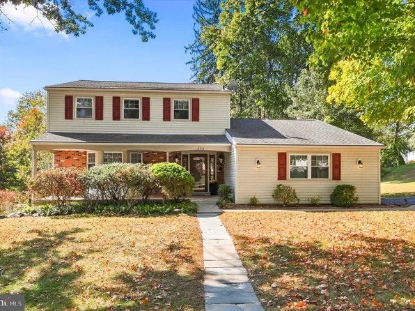 604 Heather Ln, Bryn Mawr, PA 19010