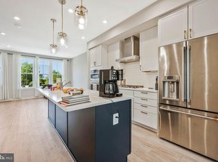 2820 Dart Dr, Alexandria, VA 22306
