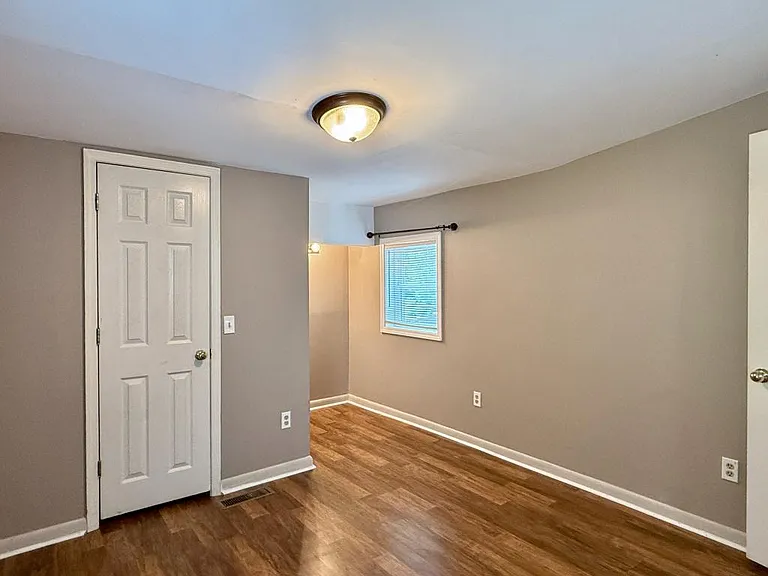 6710 Cedar Creek Rd — Photo 15