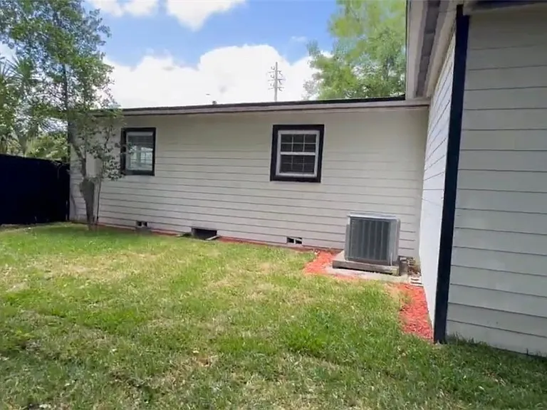 2803 E Pine St — Photo 9