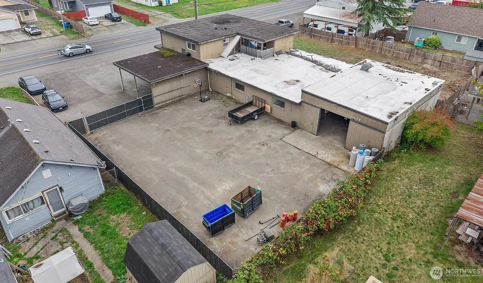3 bed, 5672 sqft, $7,000 — Photo 4