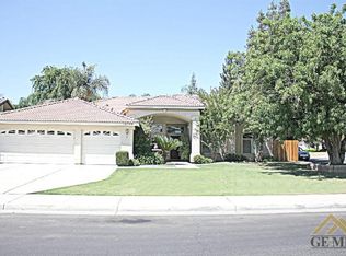 11700 Twin Falls Dr, Bakersfield, CA 93312