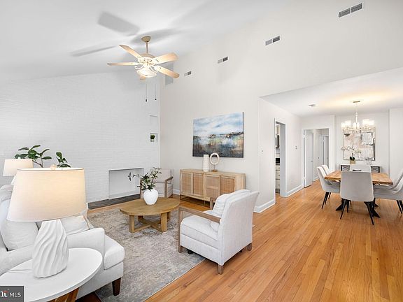 4th image of 1615 45th St NW