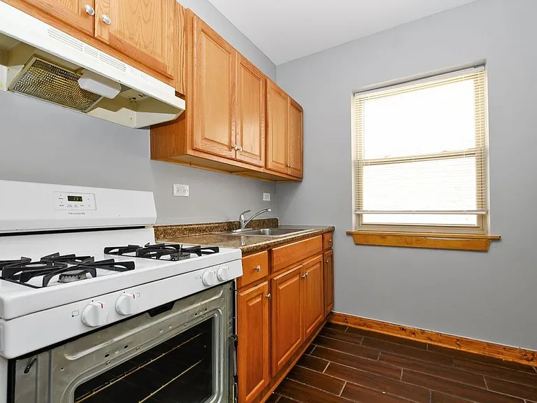 6507-6519 California — Photo 14