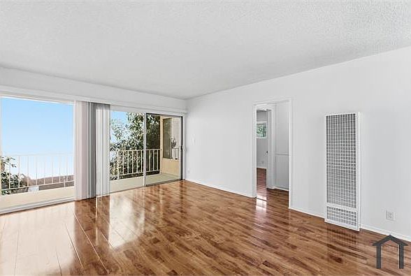 1st image of 6543 Woodley Ave #E