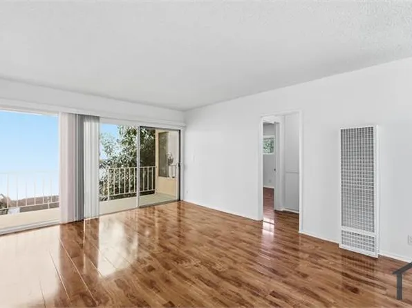 6543 Woodley Ave #E, Van Nuys, CA 91406