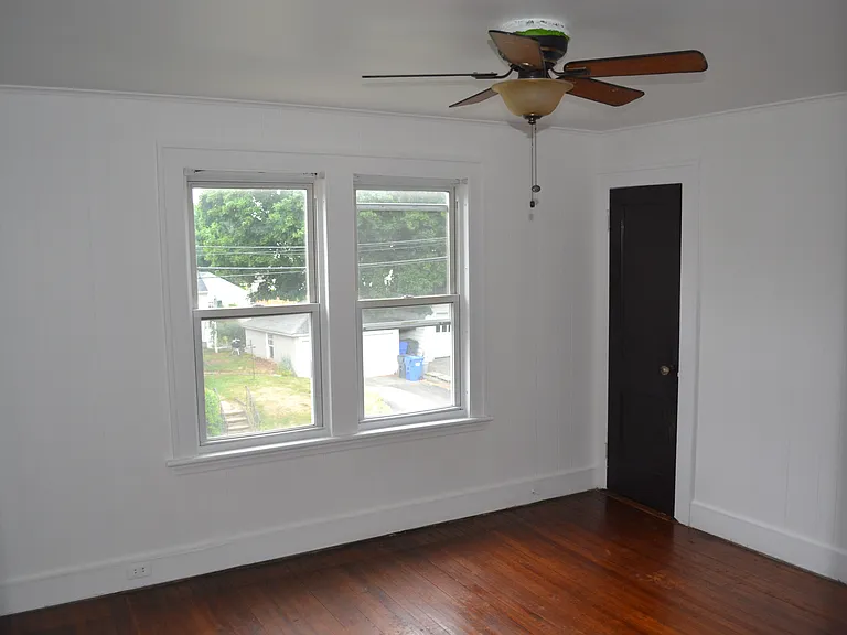 Center bedroom.