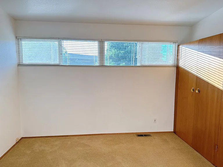 2215 Broadway St — Photo 17