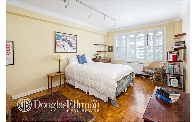 Sold by Douglas Elliman | media 10